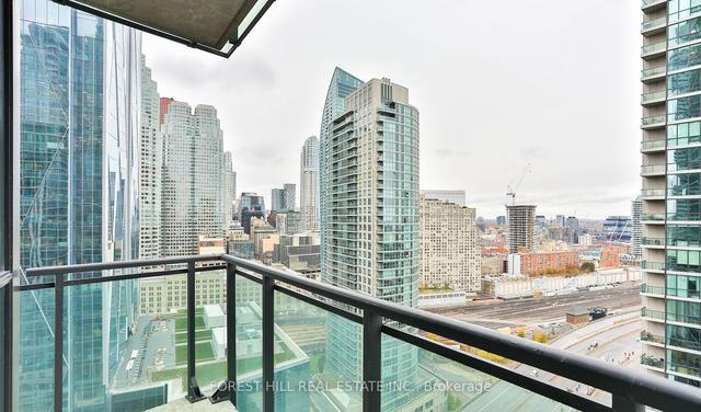 2605 - 18 Harbour St, Condo with 2 bedrooms, 2 bathrooms and 1 parking in Toronto ON | Image 3