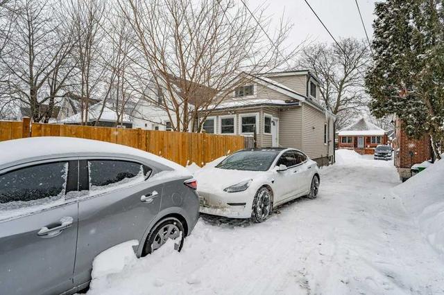 100 Cameron Ave N, House detached with 3 bedrooms, 2 bathrooms and 2 parking in Hamilton ON | Image 32