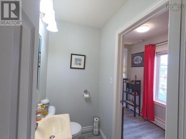 33 Central Street, House detached with 2 bedrooms, 1 bathrooms and null parking in Cape Breton NS | Image 16