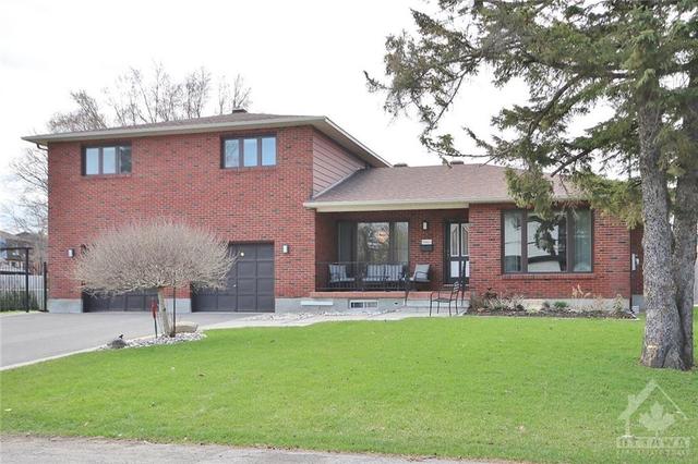 1754 Ortona Avenue, House detached with 4 bedrooms, 3 bathrooms and 5 parking in Ottawa ON | Image 3