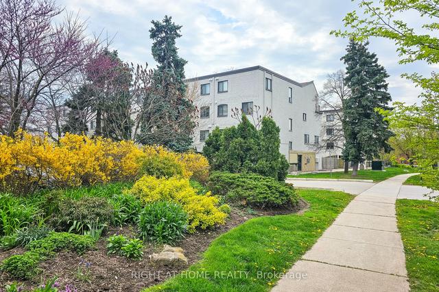 43 - 1016 Falgarwood Dr, Townhouse with 3 bedrooms, 1 bathrooms and 1 parking in Oakville ON | Image 12