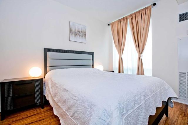 th03 - 29 Singer Crt, Townhouse with 2 bedrooms, 3 bathrooms and 2 parking in Toronto ON | Image 17