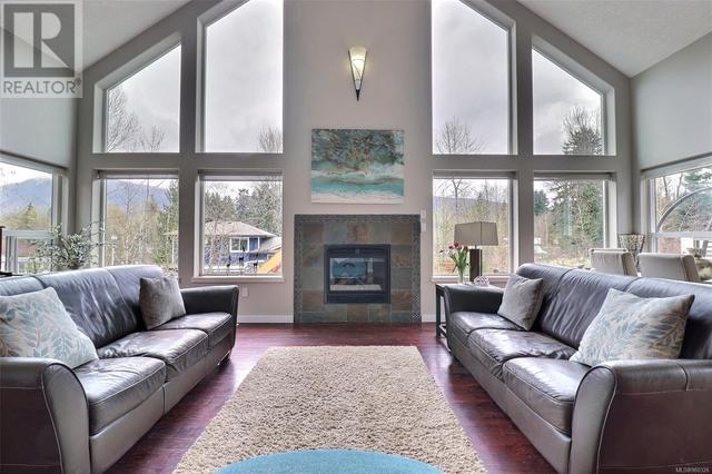 35 Grosskleg Way, House detached with 5 bedrooms, 4 bathrooms and 6 parking in Lake Cowichan BC | Image 4