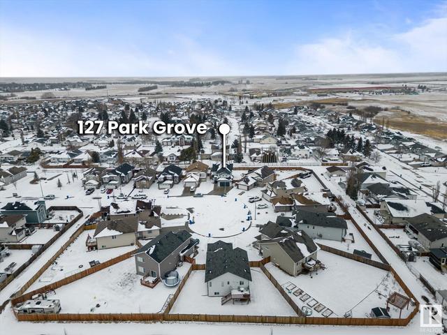 127 Park Gv, House detached with 5 bedrooms, 3 bathrooms and null parking in Wetaskiwin AB | Image 2