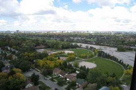 2215 - 25 Greenview Ave, Condo with 1 bedrooms, 1 bathrooms and 1 parking in Toronto ON | Image 8