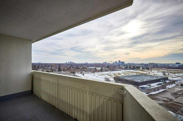 1001 - 150 Neptune Dr, Condo with 3 bedrooms, 2 bathrooms and 1 parking in Toronto ON | Image 15