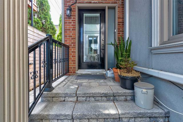 758 Markham St, House detached with 5 bedrooms, 4 bathrooms and 2 parking in Toronto ON | Image 2