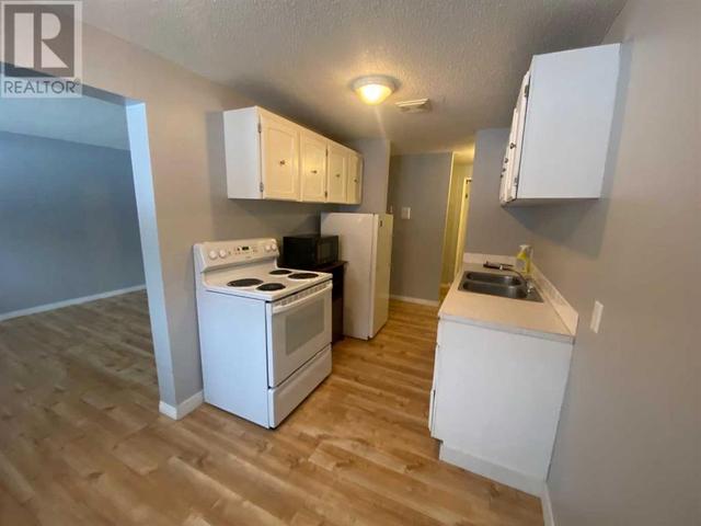 2, - 506 41 Street, Condo with 1 bedrooms, 1 bathrooms and 1 parking in Edson AB | Image 3