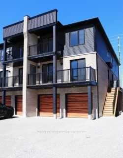 10 - 31 Pumpkin Corner Cres, Townhouse with 3 bedrooms, 2 bathrooms and 2 parking in Barrie ON | Card Image