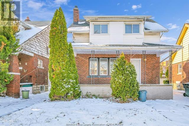 333 Rankin Avenue Unit# Upper, House detached with 4 bedrooms, 2 bathrooms and null parking in Windsor ON | Image 1