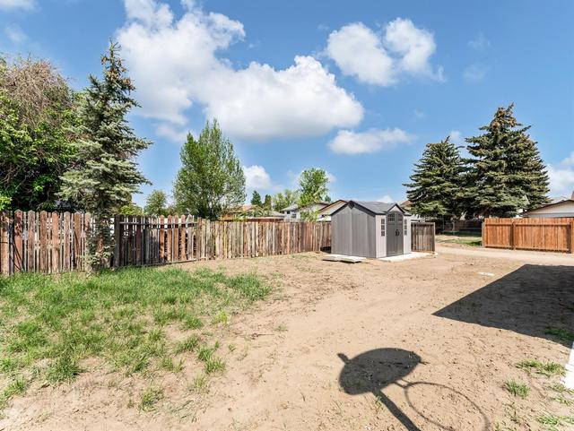 2053 10 Avenue Ne, House detached with 4 bedrooms, 2 bathrooms and 6 parking in Medicine Hat AB | Image 44