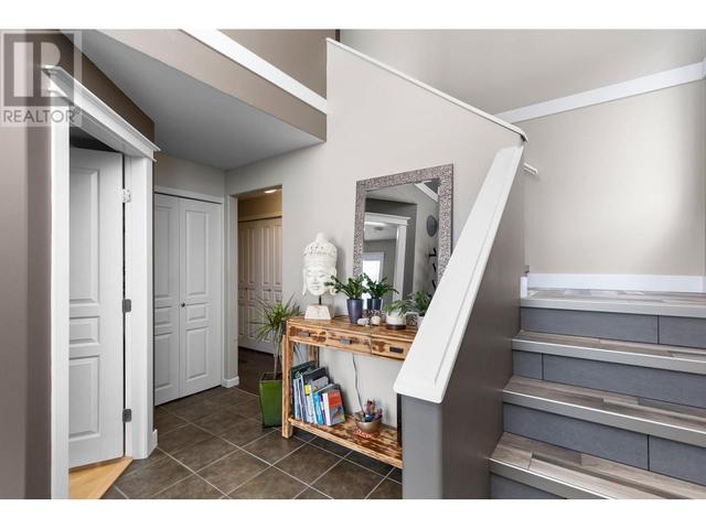 2304 Shannon Heights Place, House detached with 4 bedrooms, 2 bathrooms and 6 parking in West Kelowna BC | Image 4