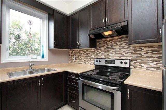 7202 Triumph Lane, Townhouse with 3 bedrooms, 4 bathrooms and 2 parking in Mississauga ON | Image 8