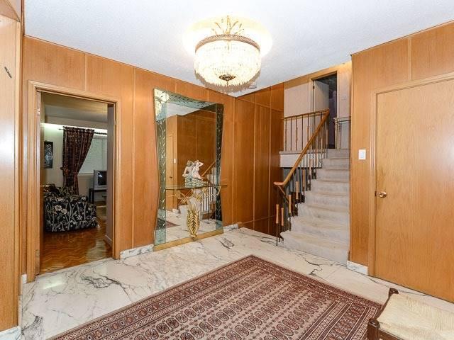 42 Purdon Dr, House detached with 3 bedrooms, 4 bathrooms and 6 parking in Toronto ON | Image 2