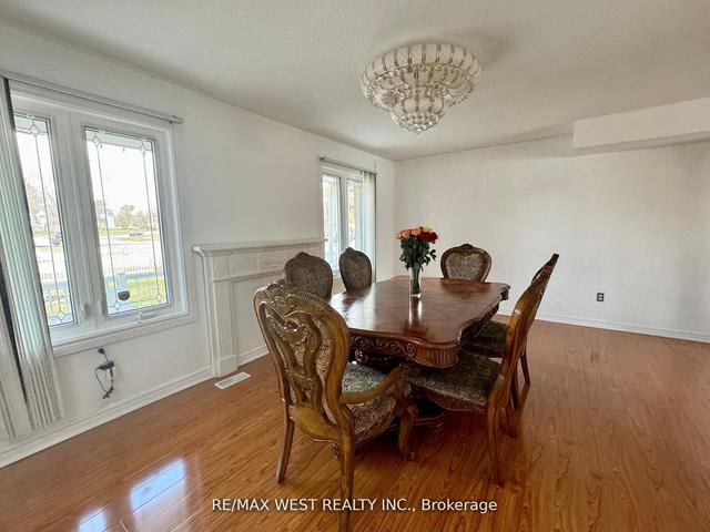 26 Elmvale Cres, House detached with 4 bedrooms, 5 bathrooms and 7 parking in Toronto ON | Image 35