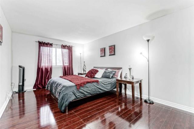 22 Sandringham Crt, Townhouse with 4 bedrooms, 3 bathrooms and 2 parking in Brampton ON | Image 18
