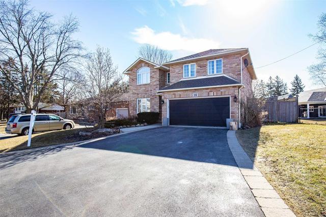 16 Westview Cres, House detached with 4 bedrooms, 4 bathrooms and 4 parking in Hamilton ON | Image 1