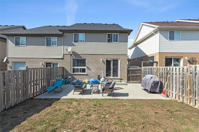 263 Mcmeeken Dr, House attached with 3 bedrooms, 2 bathrooms and 2 parking in Cambridge ON | Image 16