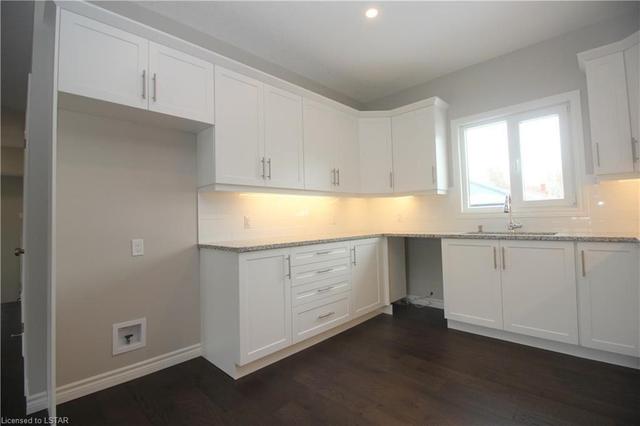 725 Huron St, House detached with 3 bedrooms, 3 bathrooms and 4 parking in London ON | Image 6