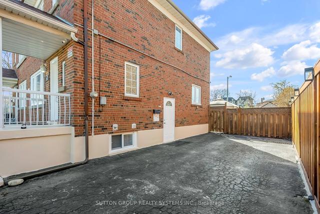 17 Arthur St, House semidetached with 3 bedrooms, 2 bathrooms and 3 parking in Toronto ON | Image 36