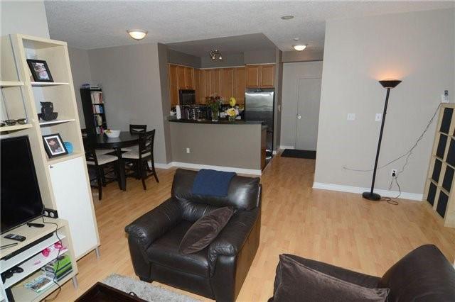 lph6 - 7 Lorraine Dr, Condo with 3 bedrooms, 2 bathrooms and 1 parking in Toronto ON | Image 10