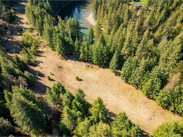 2621 Highway 3a, House detached with 2 bedrooms, 1 bathrooms and null parking in Central Kootenay I BC | Image 19
