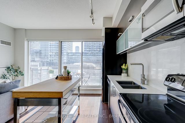 1001 - 205 Frederick St, Condo with 1 bedrooms, 1 bathrooms and 1 parking in Toronto ON | Image 2
