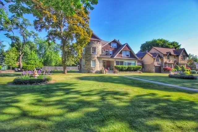 180 Queen's Dr, House detached with 7 bedrooms, 7 bathrooms and 17 parking in Toronto ON | Image 2