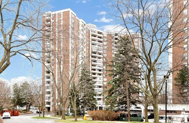 2010 - 60 Pavane Link Way, Condo with 3 bedrooms, 2 bathrooms and 1 parking in Toronto ON | Image 1
