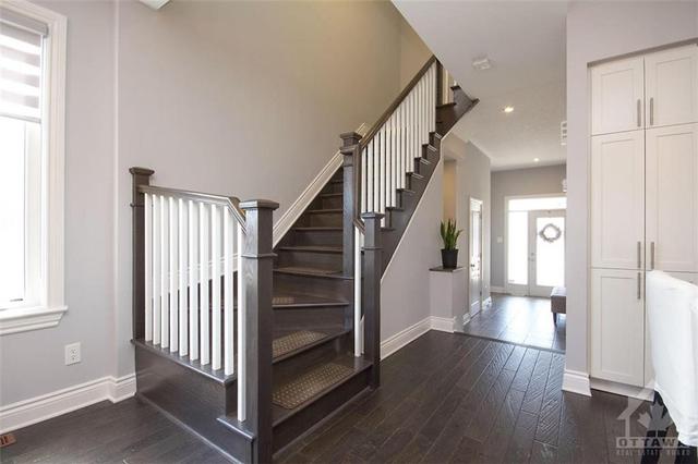 548 Stargazer Crescent, Townhouse with 3 bedrooms, 3 bathrooms and 3 parking in Ottawa ON | Image 7