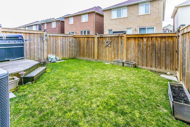 225 Mortimer Cres, House attached with 3 bedrooms, 3 bathrooms and 2 parking in Milton ON | Image 33