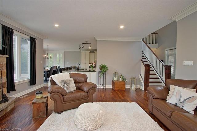 10156 Merrywood Drive, House detached with 4 bedrooms, 3 bathrooms and 11 parking in Lambton Shores ON | Image 5