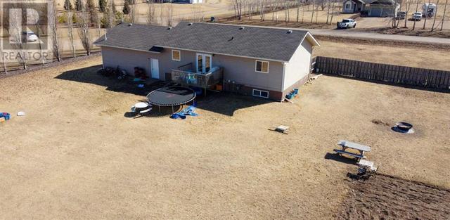 11202 114 Ave, House detached with 5 bedrooms, 3 bathrooms and 10 parking in Mackenzie County AB | Image 35