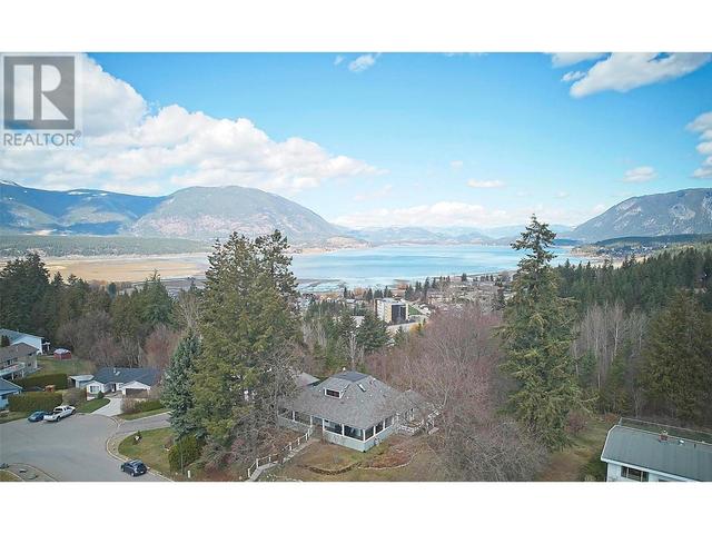 1651 2nd Avenue Ne, House detached with 4 bedrooms, 2 bathrooms and null parking in Salmon Arm BC | Image 49