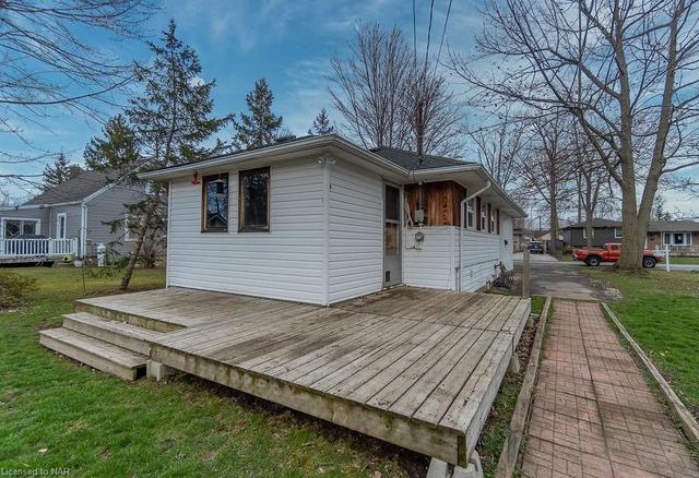 677 Lakeview Road, House detached with 2 bedrooms, 1 bathrooms and null parking in Fort Erie ON | Image 25