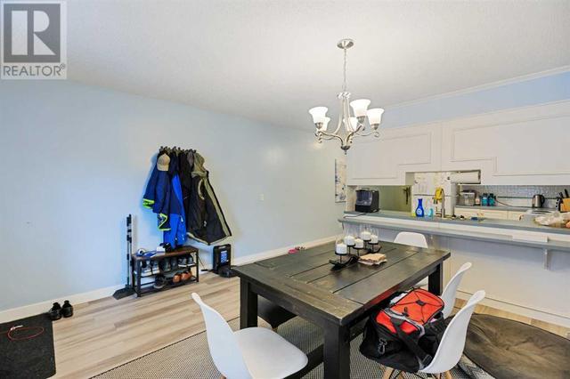 2, - 642 Mcdougall Road Ne, House attached with 3 bedrooms, 2 bathrooms and 1 parking in Calgary AB | Image 4