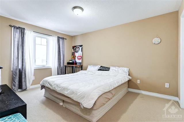 2050 Madrid Avenue, Townhouse with 2 bedrooms, 2 bathrooms and 3 parking in Ottawa ON | Image 12