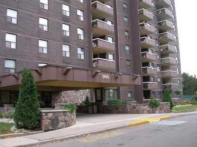 404 - 966 Inverhouse Dr, Condo with 2 bedrooms, 2 bathrooms and 1 parking in Mississauga ON | Image 9
