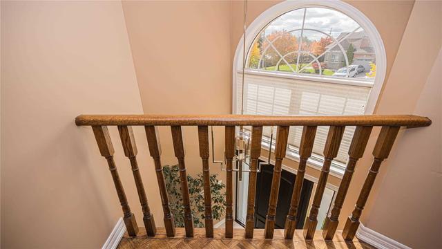 106 Wildhaven Cres, House detached with 4 bedrooms, 4 bathrooms and 4 parking in Vaughan ON | Image 14