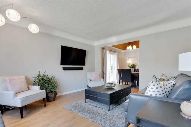 524 Regina Dr, House detached with 2 bedrooms, 2 bathrooms and 8 parking in Burlington ON | Image 37