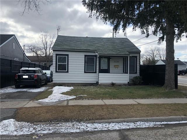 6200 Cadham Street, House detached with 2 bedrooms, 1 bathrooms and null parking in Niagara Falls ON | Image 1