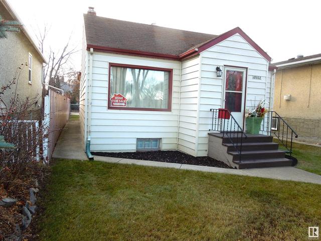 10932 74 St Nw, House detached with 2 bedrooms, 1 bathrooms and 4 parking in Edmonton AB | Image 4