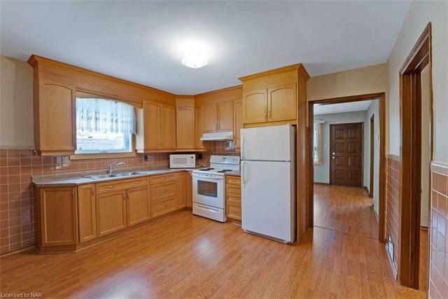 357 Vine St, House detached with 3 bedrooms, 2 bathrooms and 7 parking in St. Catharines ON | Image 18