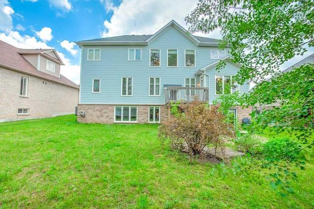 24 Young Crt, House detached with 4 bedrooms, 5 bathrooms and 6 parking in Orangeville ON | Image 2