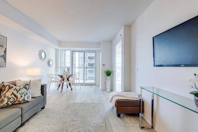 2401 - 30 Meadowglen Pl, Condo with 1 bedrooms, 2 bathrooms and 1 parking in Toronto ON | Image 21