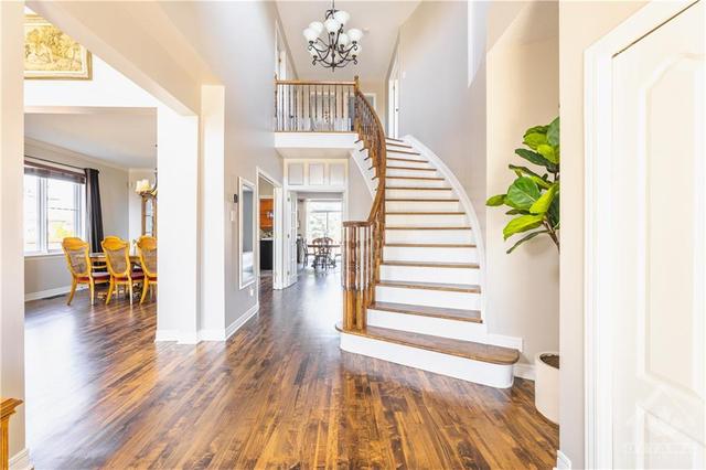 2 Franklin Cathcart Crescent, House detached with 5 bedrooms, 3 bathrooms and 9 parking in Ottawa ON | Image 6