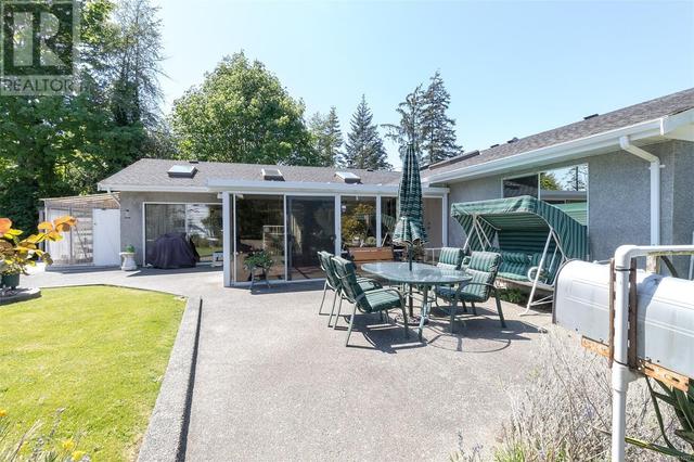 6787 Grant Rd W, House detached with 3 bedrooms, 2 bathrooms and 12 parking in Sooke BC | Image 8