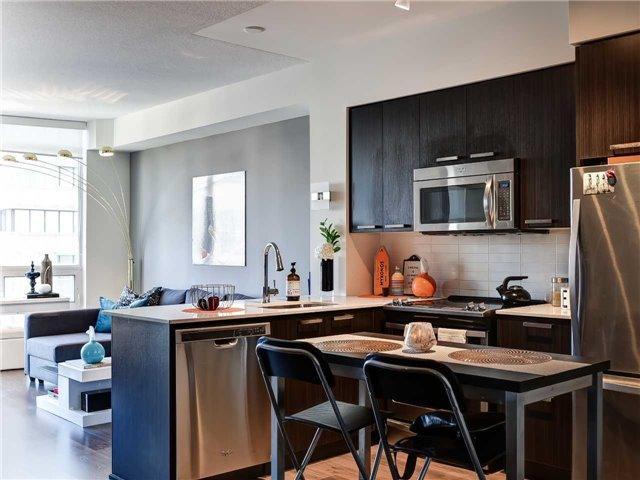1001 - 30 Roehampton Ave, Condo with 1 bedrooms, 1 bathrooms and 1 parking in Toronto ON | Image 5
