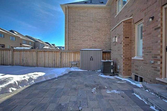 27 Roth St, House detached with 4 bedrooms, 3 bathrooms and 3 parking in Aurora ON | Image 25