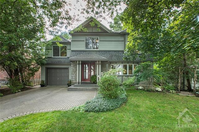 536 Hillcrest Avenue, House detached with 5 bedrooms, 3 bathrooms and 3 parking in Ottawa ON | Card Image
